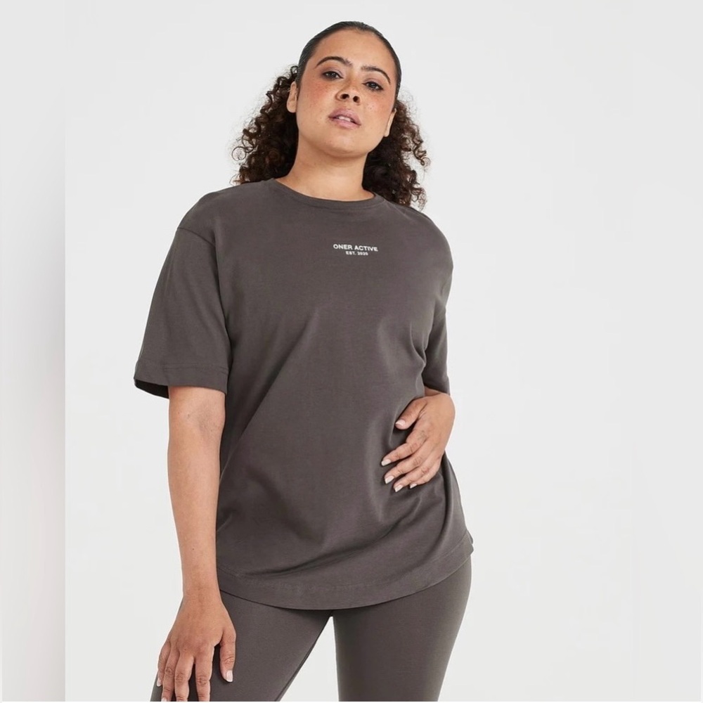 Oner Active Deep Taupe Graphic Oversized Short Sleeve Tee